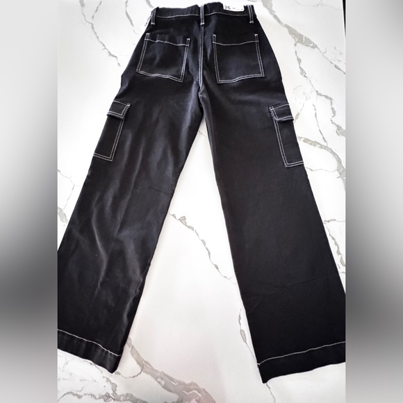 NWT - Joe’s Jeans Collection The Farrah Cargo Pants in Black Size 26 - Picture 9 of 14